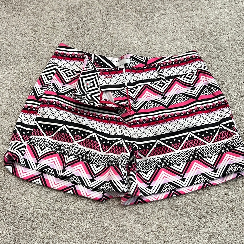 New York and Company Women’s shorts 6 pink multi colored - used good condition